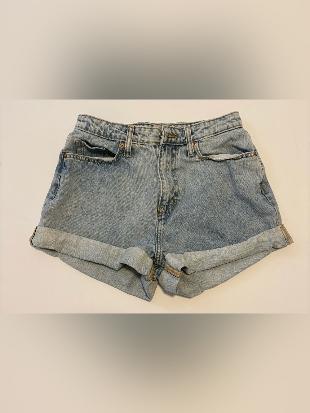 Wild fable Highest Rise Mom Shorts Light Wash Denim Roll-Cuff 4